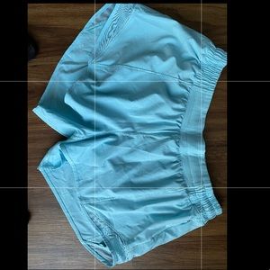 NWOT Lululemon Low Rise Hotty Hot Short 4”